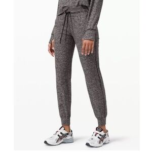 lululemon Ready to Rulu Jogger Size 4